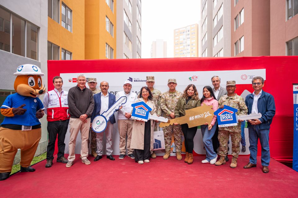 ENTREGAN VIVIENDAS DE INTERÉS SOCIAL A PERSONAL DEL EJÉRCITO