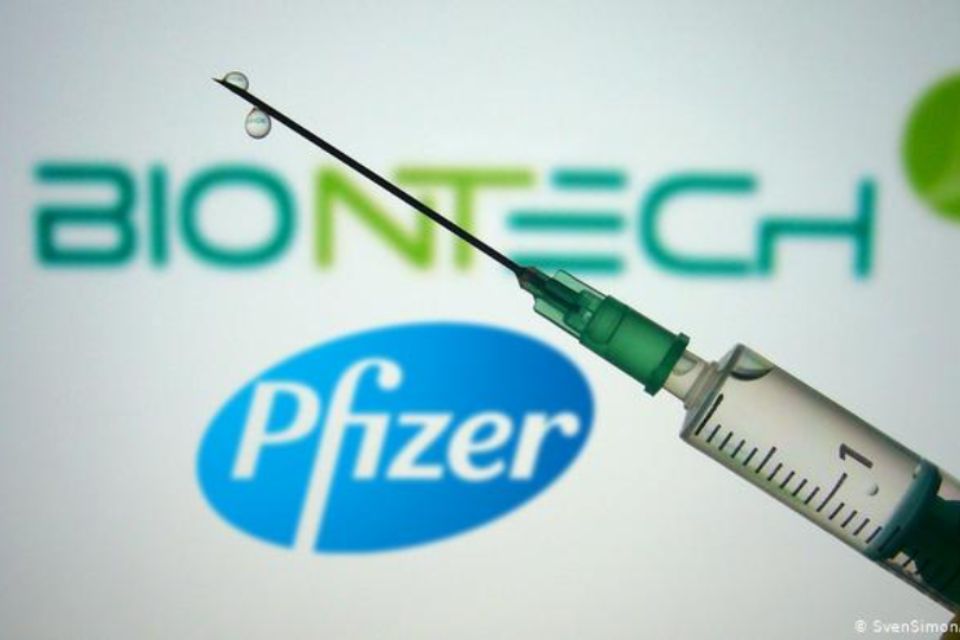 PFIZER y BIONTECH confirman alta eficacia