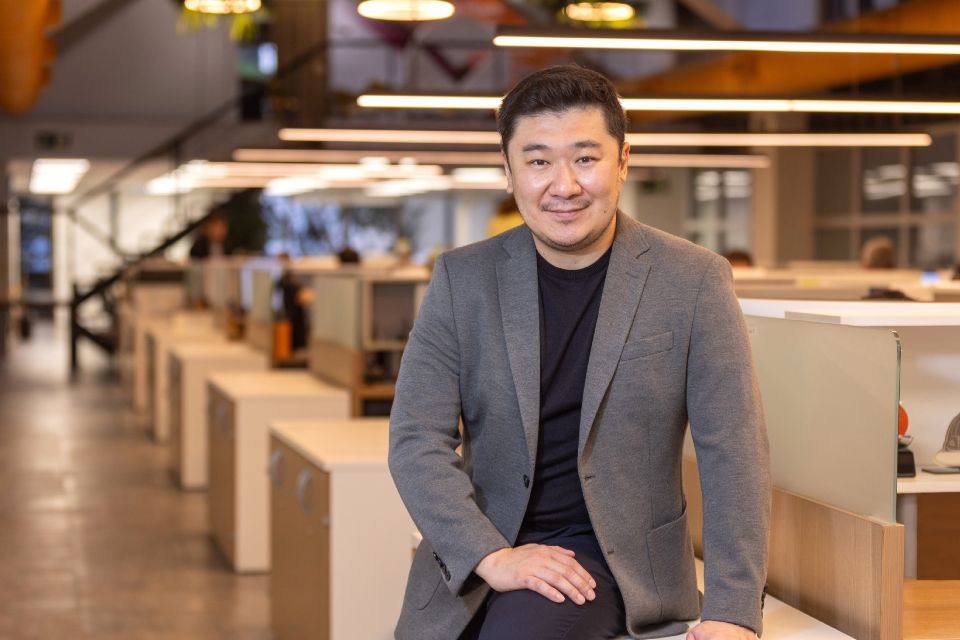 Vertiv nombra a Alex Sasaki